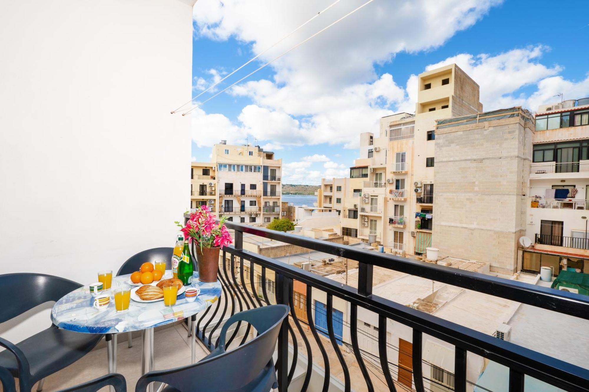 Seashells 2 Bedroom Apartments With Terrace, Just Off The Bugibba Promenade - By Getwaysmalta Сейнт Полс Бей Екстериор снимка