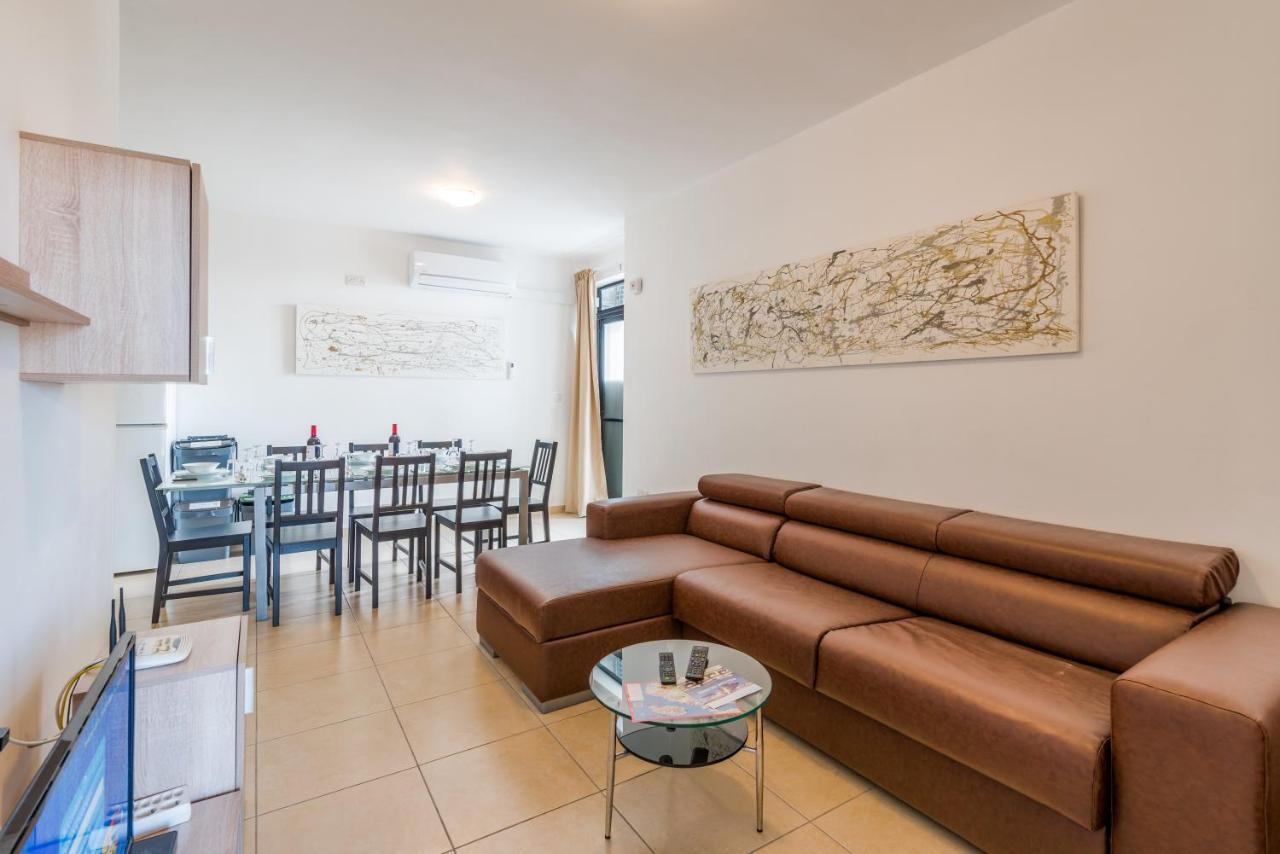 Seashells 2 Bedroom Apartments With Terrace, Just Off The Bugibba Promenade - By Getwaysmalta Сейнт Полс Бей Екстериор снимка