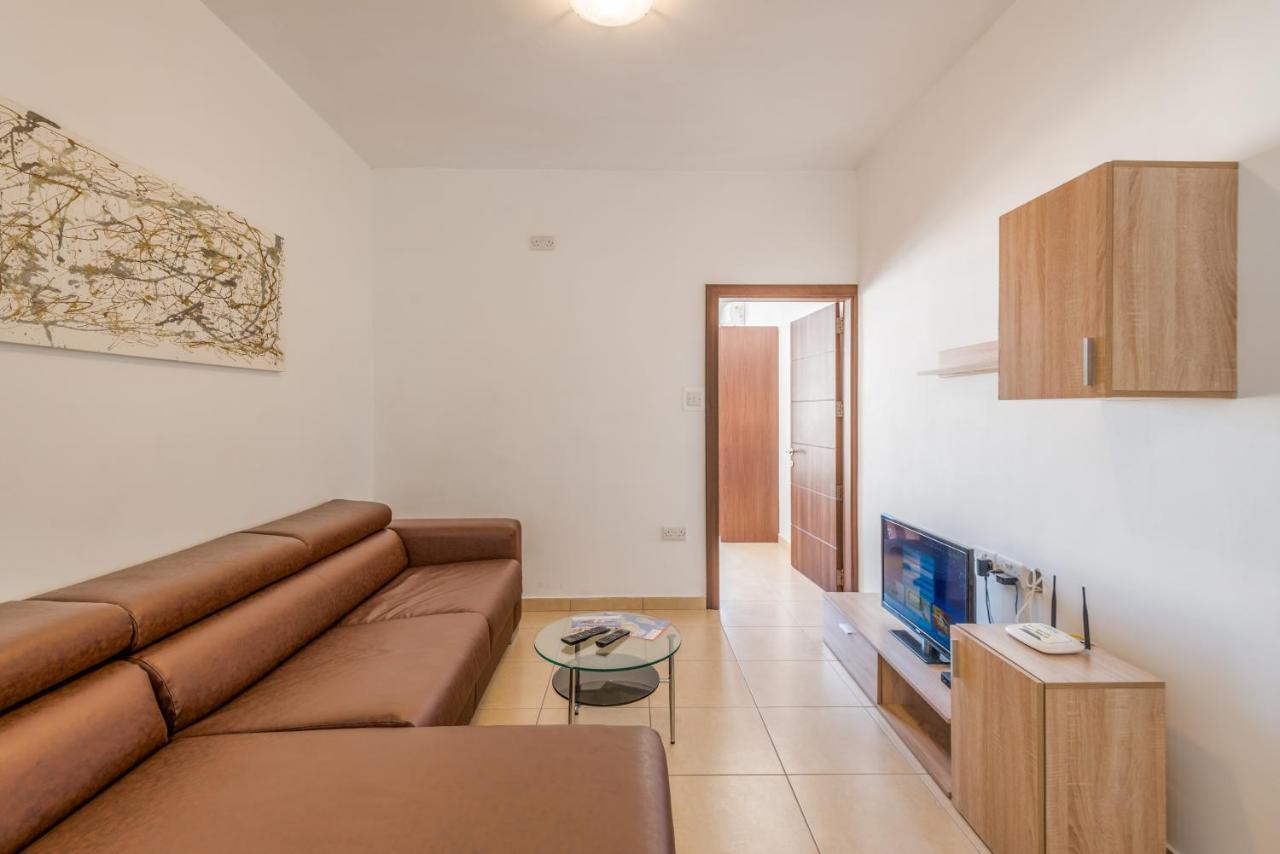 Seashells 2 Bedroom Apartments With Terrace, Just Off The Bugibba Promenade - By Getwaysmalta Сейнт Полс Бей Екстериор снимка