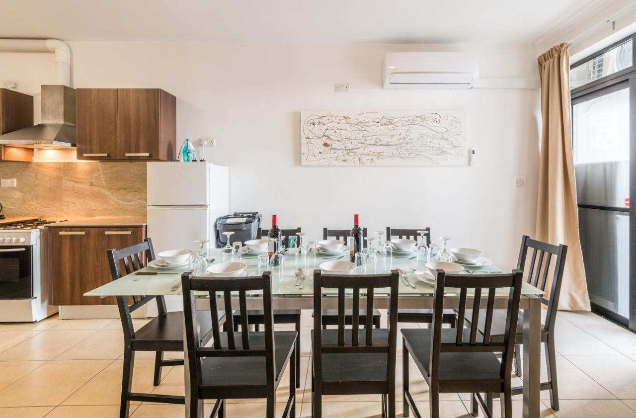 Seashells 2 Bedroom Apartments With Terrace, Just Off The Bugibba Promenade - By Getwaysmalta Сейнт Полс Бей Екстериор снимка