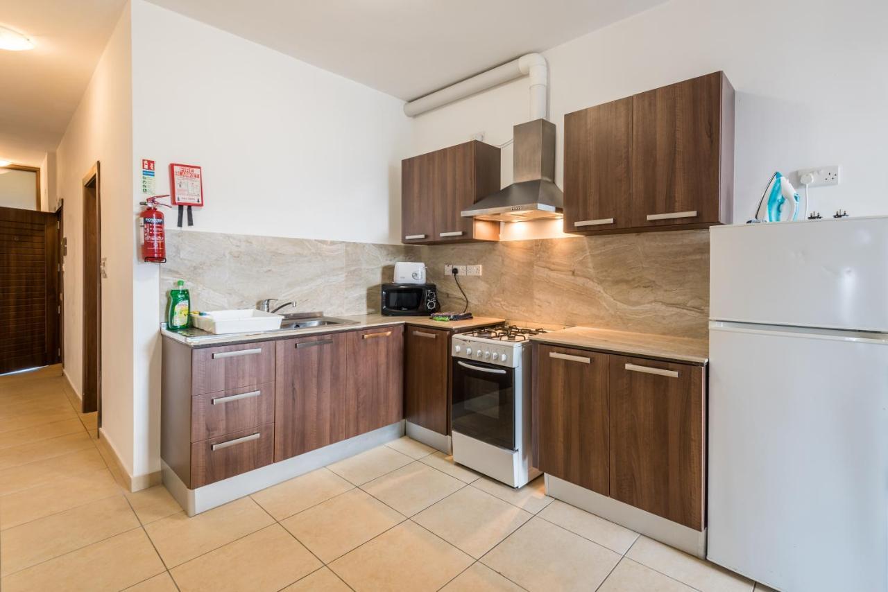 Seashells 2 Bedroom Apartments With Terrace, Just Off The Bugibba Promenade - By Getwaysmalta Сейнт Полс Бей Екстериор снимка