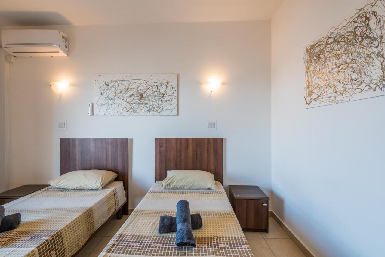 Seashells 2 Bedroom Apartments With Terrace, Just Off The Bugibba Promenade - By Getwaysmalta Сейнт Полс Бей Екстериор снимка