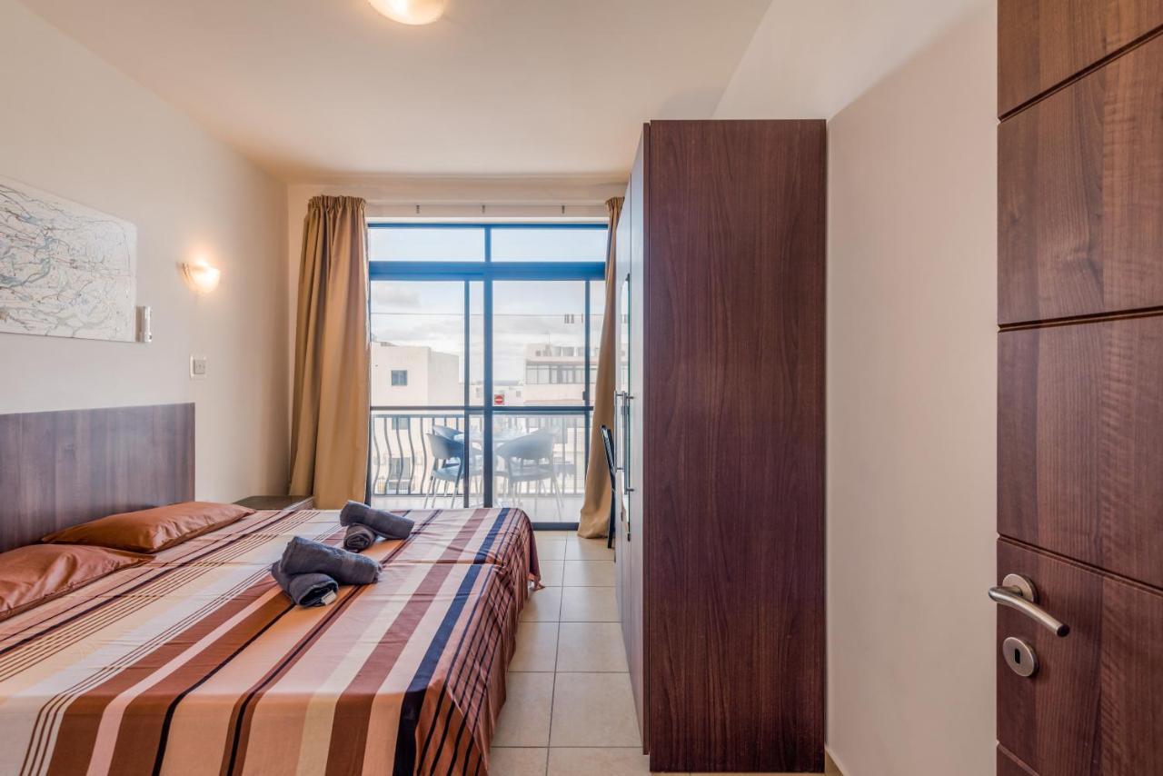 Seashells 2 Bedroom Apartments With Terrace, Just Off The Bugibba Promenade - By Getwaysmalta Сейнт Полс Бей Екстериор снимка